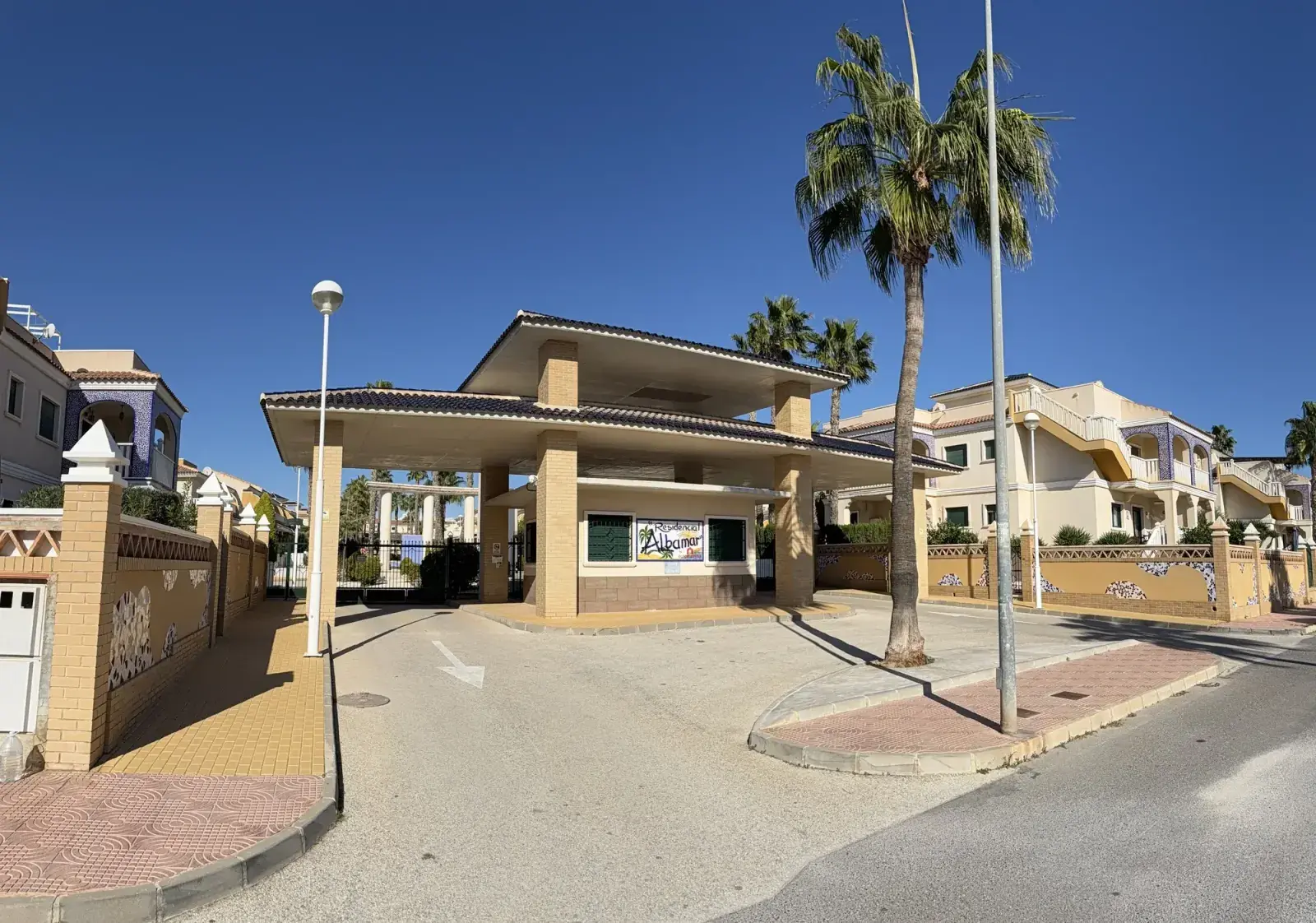 Casa Flamingo - Albamar estate entrance