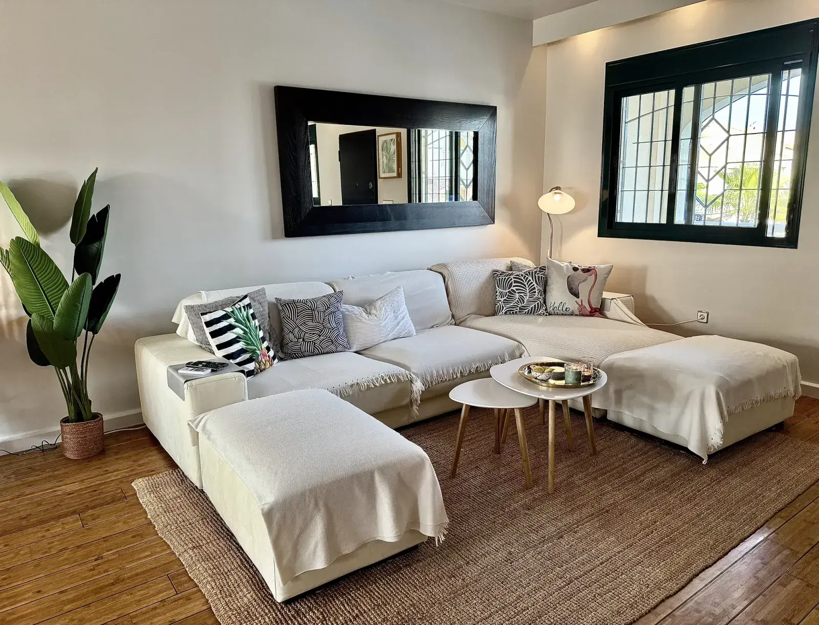 Casa Flamingo - living room