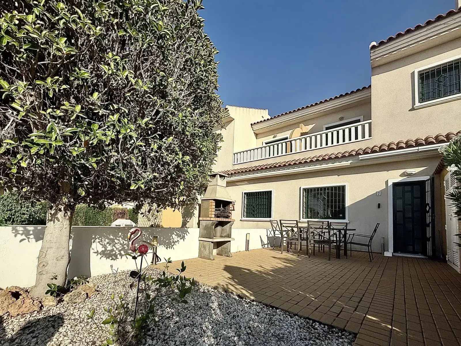 Casa Flamingo - patio by the house